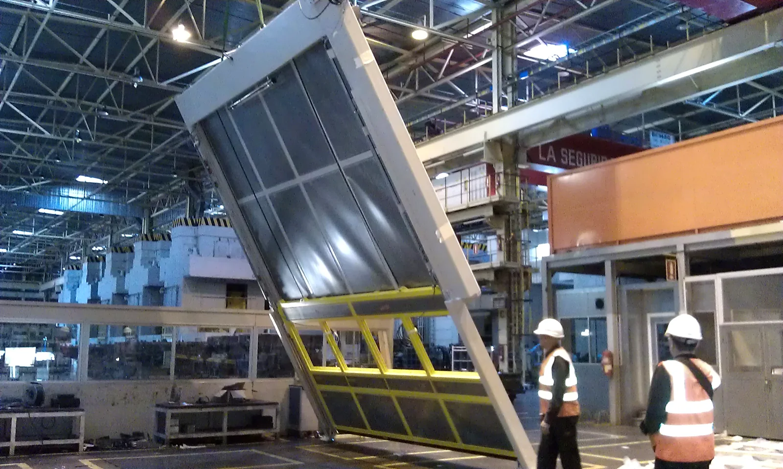 Instalación industrial fotografiada por Ingenieros Sin Límites